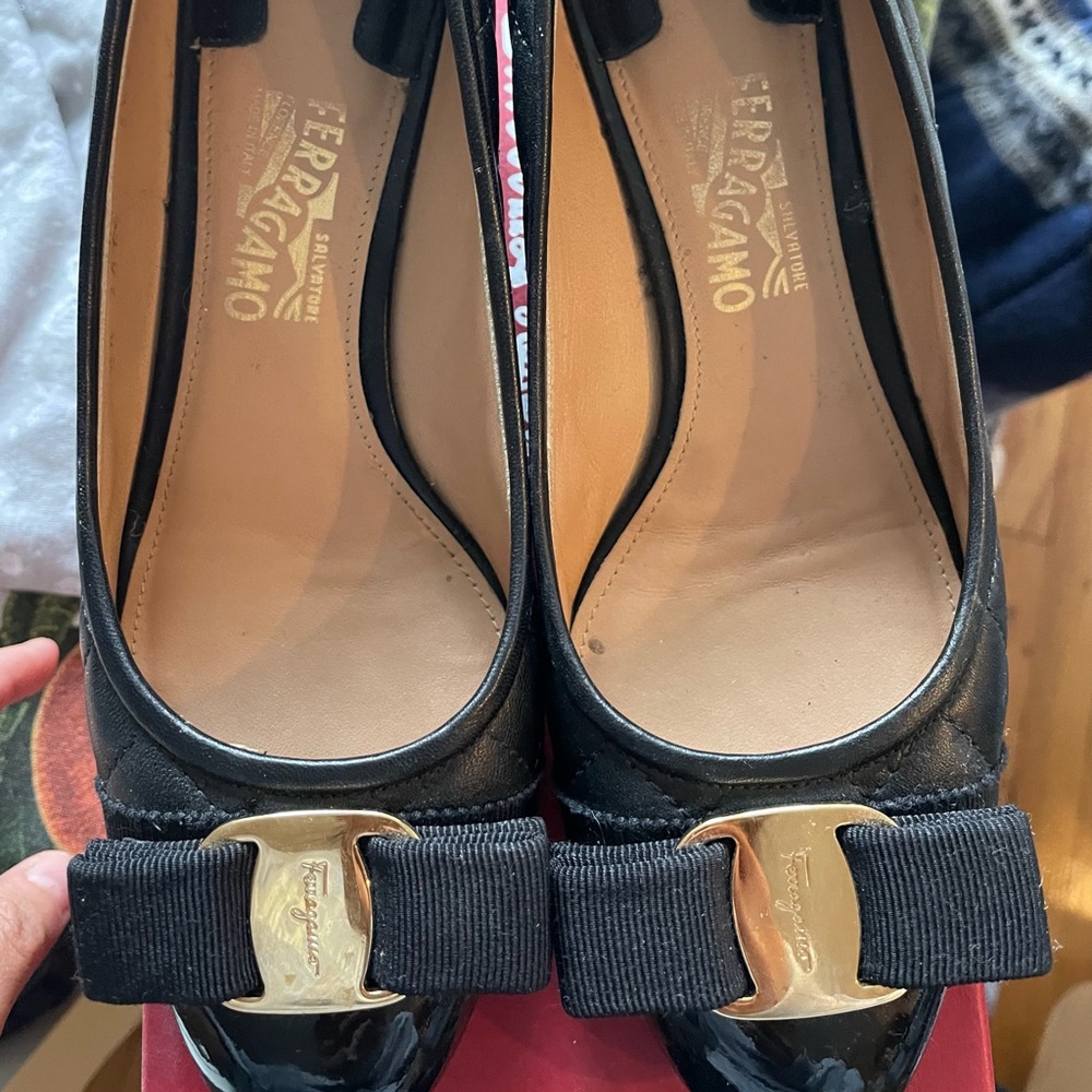 Lightly worn Ferragamo Flats!